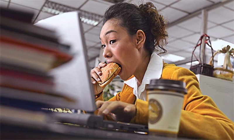 
	     5 consejos para comer en el trabajo sin subir de peso