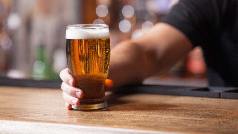 Seis beneficios de tomar cerveza