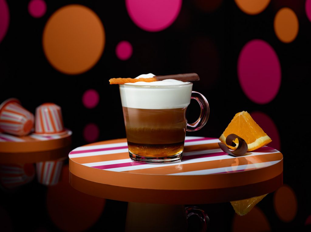 
					Nespresso celebra estas fiestas con una colorida edición