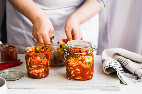 
					Kimchi el super alimento que debes tener en tu alacena