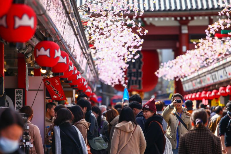 
					Tres barrios para visitar (y comer) en Tokio