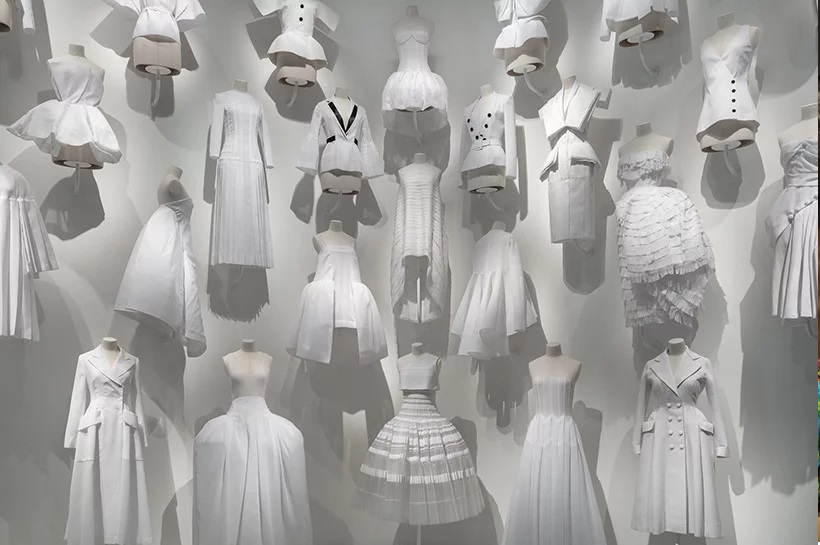 La exposición de Dior creada por OMA que debes visitar 5
