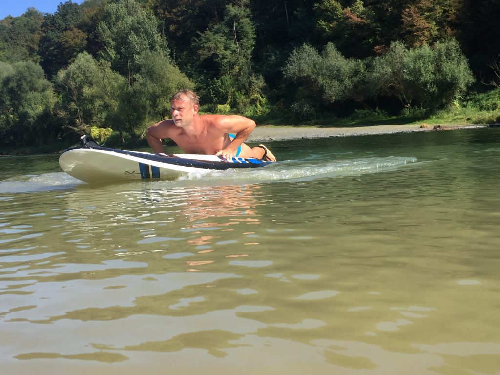 tabla de surf a motor en Croacia instagram