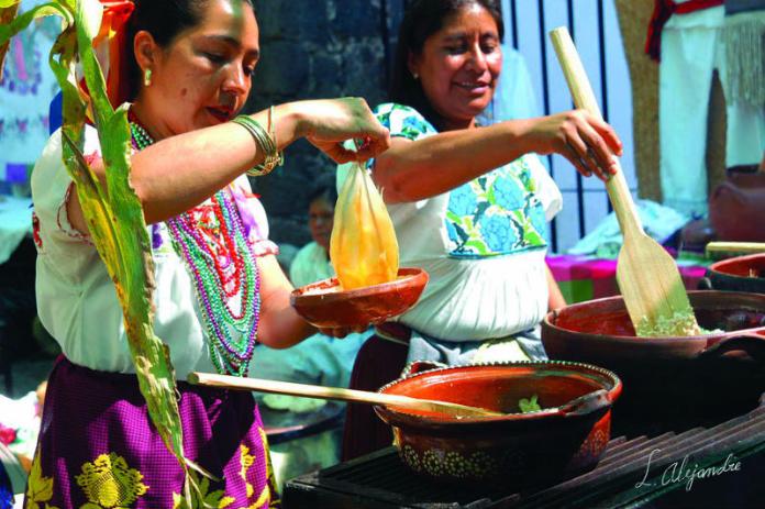 
					Preparan tercer Encuentro de Cocineras Tradicionales de Oaxaca