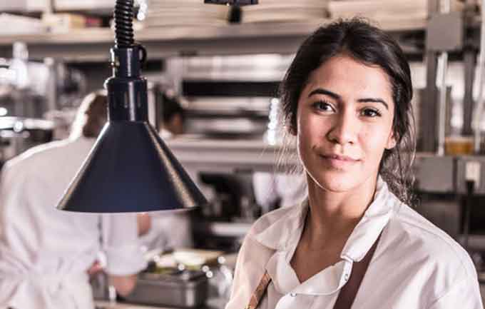 
					La mexicana Daniela Soto-Innes es reconocida como la mejor chef del mundo