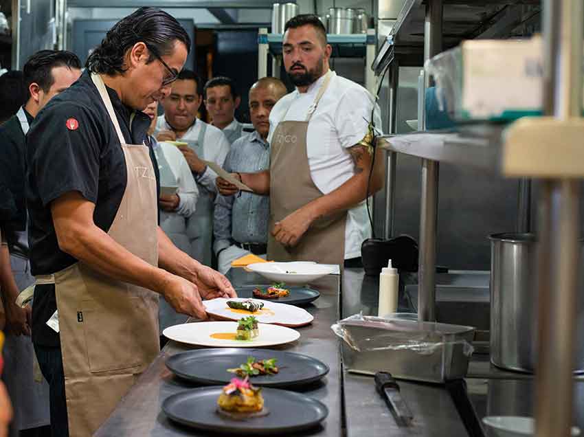 
					Carlos Gaytán presenta el menú de su nuevo restaurante en Chicago