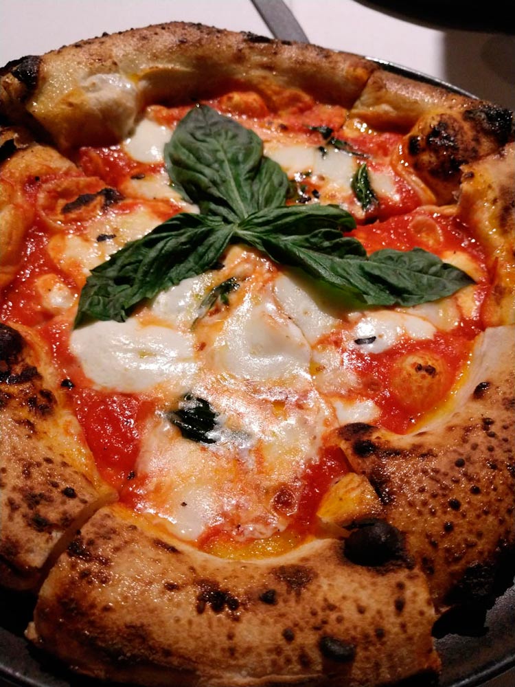 true-italian-taste-forneria-del-becco-pizza-margherita