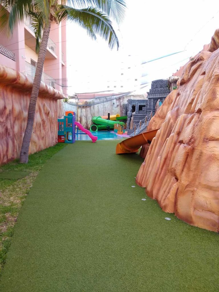 Así es un exclusivo club para niños en Cancún al aire libre 6