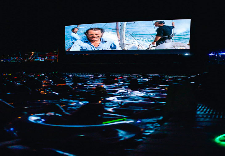 Jaws-on-the-water-funcion-cine
