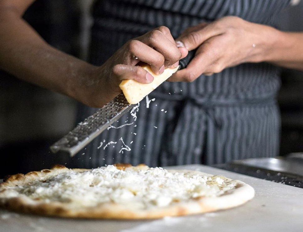 
					Cómo preparar pizza como un profesional en casa 