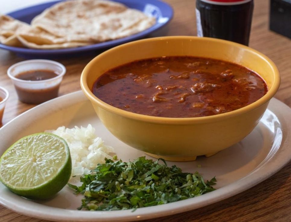 Origen y preparación del menudo en México | Gourmet de México