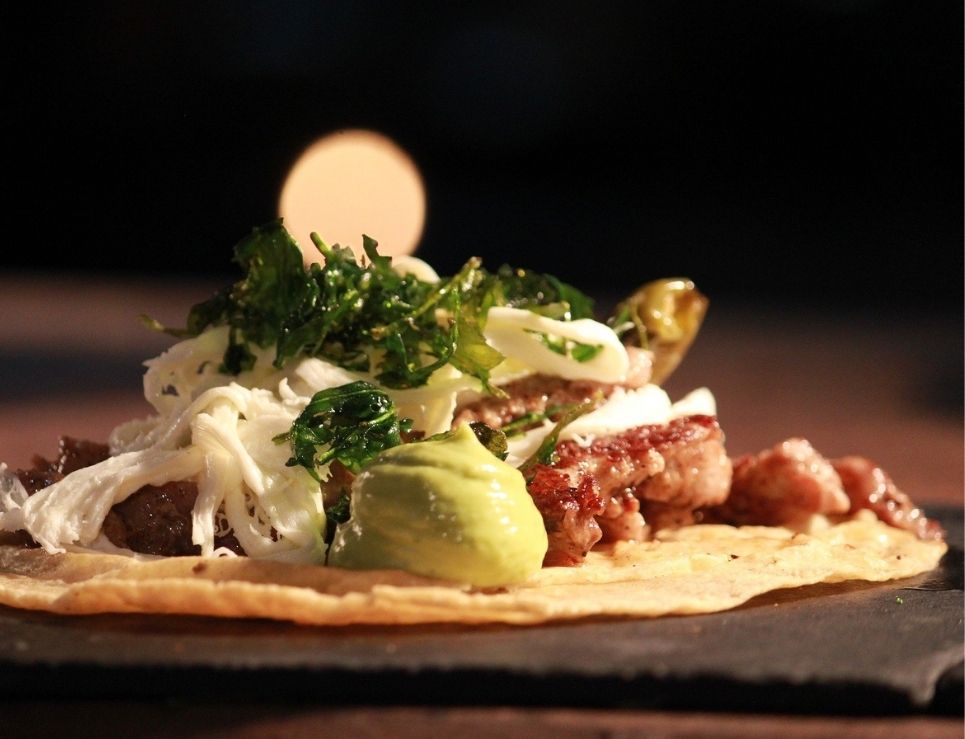 Ya llegó Crónicas del taco 2, con mucho suadero, cochinita y birria |  Gourmet de México