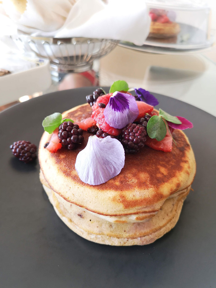 hospedaje-gastronomico-presidente-intercontinental-cdmx-desayuno-hotcakes
