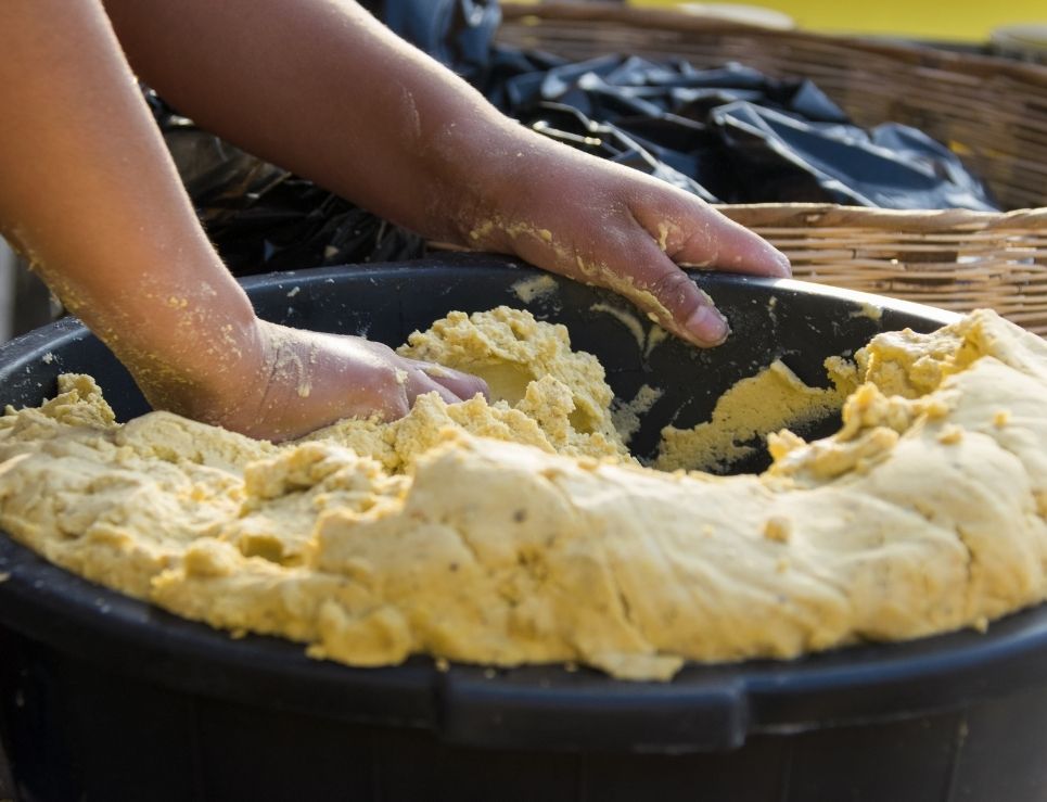 
	     Este taller enseña a hacer tortillas como cocinera tradicional de Oaxaca