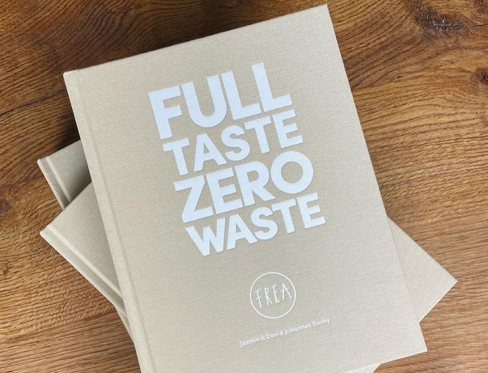 
					El primer restaurante 100% vegano y zero waste del mundo lanza su libro
