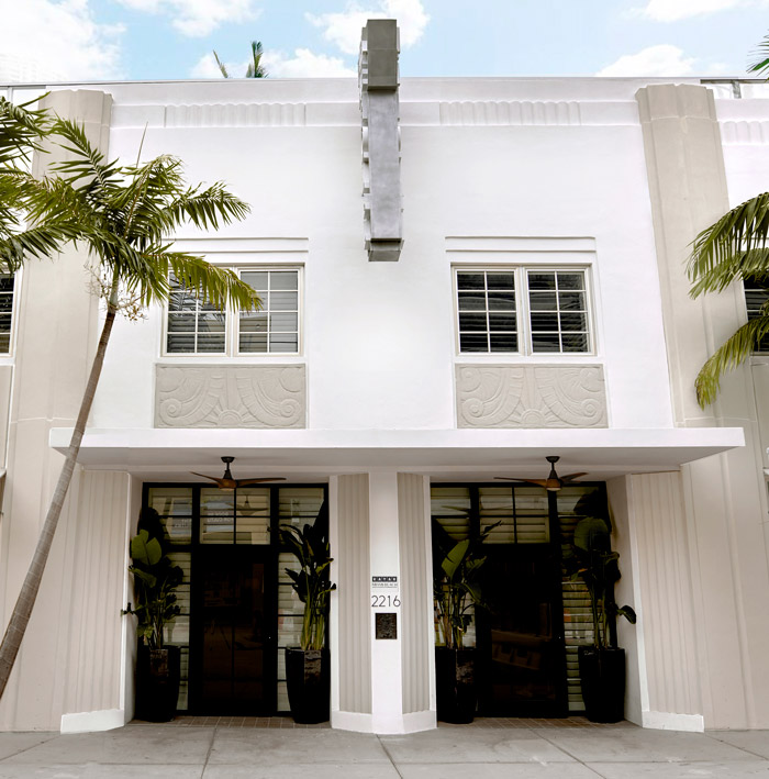 Hotel KAYAK Miami Beach entrada edificio