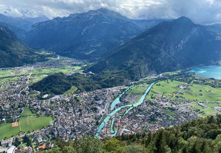 Viajar en tren por Suiza, una ruta panorámica de pueblos alpinos