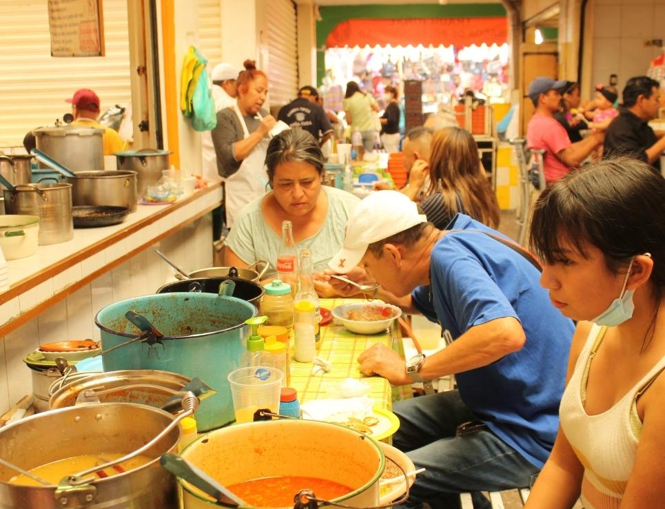 Los agachados: las peculiares fondas del Mercado Morelos, en Hidalgo