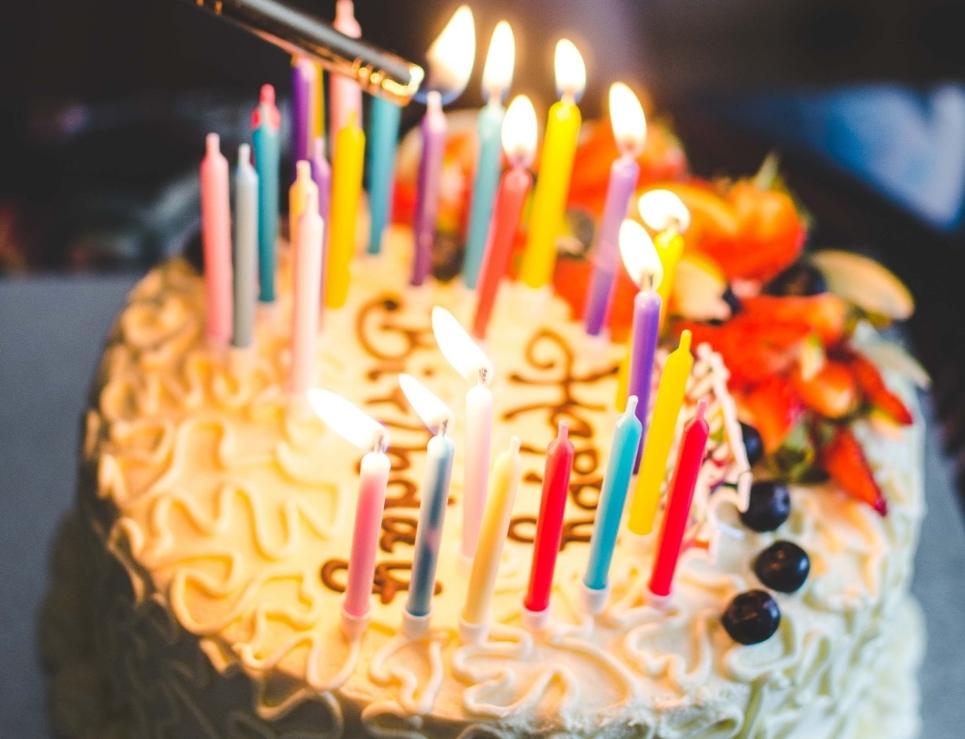 Así fue el origen del pastel de cumpleaños en el mundo