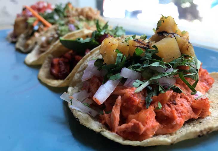 Tres Galeones, un “Street food” de mar y tierra en la colonia Roma |  Gourmet de México
