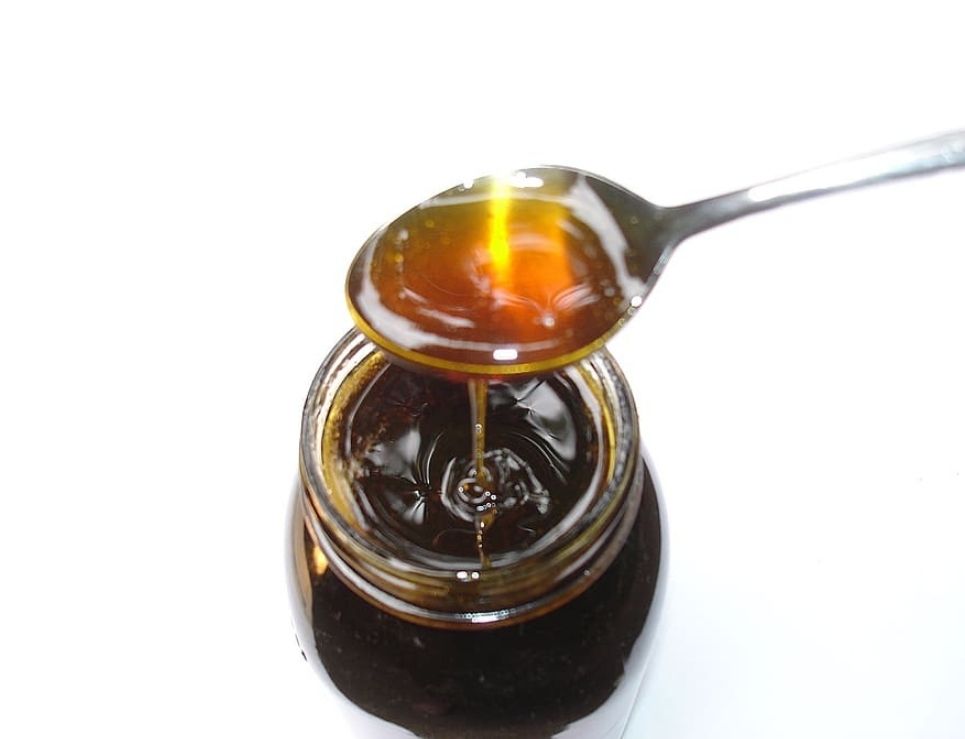Usos y beneficios de consumir miel de agave
