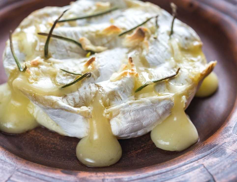 
					Tres curiosidades sobre el queso Camembert para cheese lovers