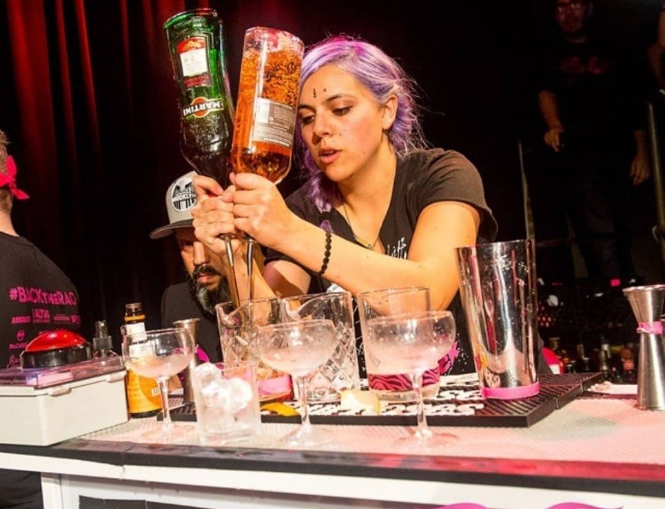 Tragos de sororidad, Speed Rack va de competencias a mentorías para barmaids
