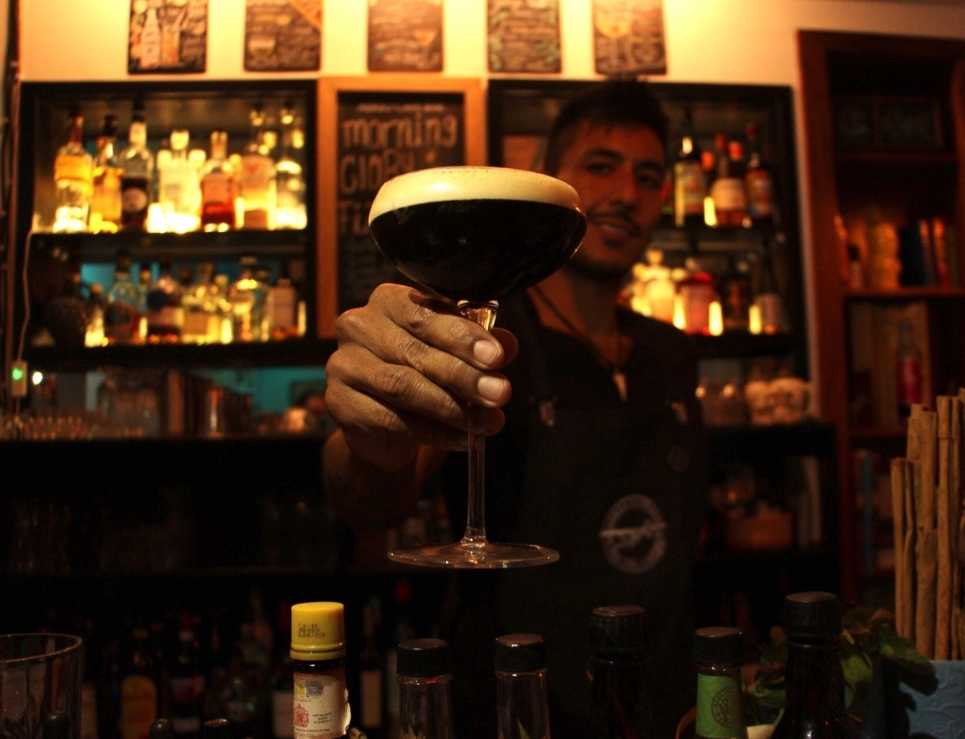 Aéreo Café Bar, un viaje por el mundo de los cocteles clásicos y atrevidos