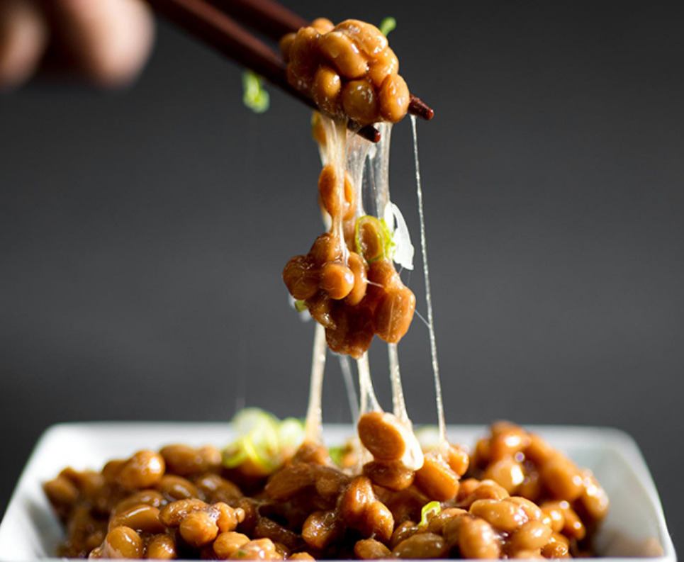 La leyenda del natto, un alimento viscoso de la cocina japonesa tradicional