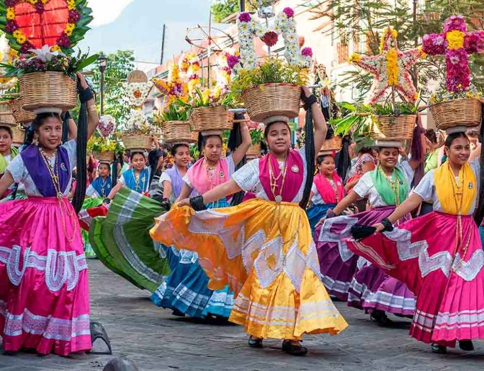 
					Vuelve la fiesta de la Guelaguetza a Oaxaca este 2022