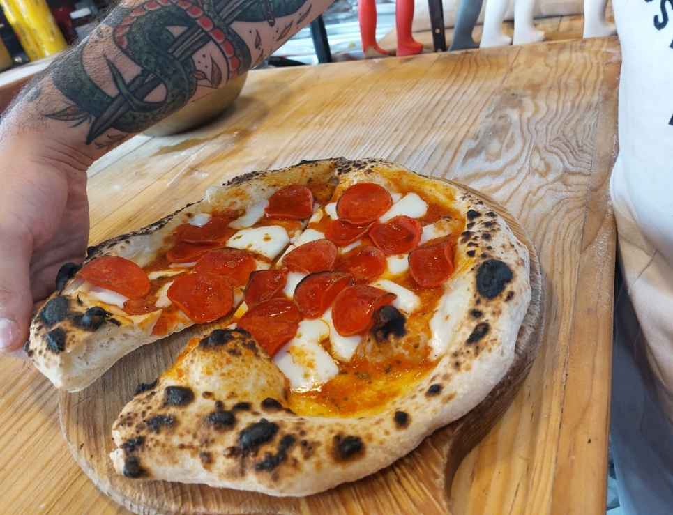 Diferencias entre la pizza romana y la pizza napolitana