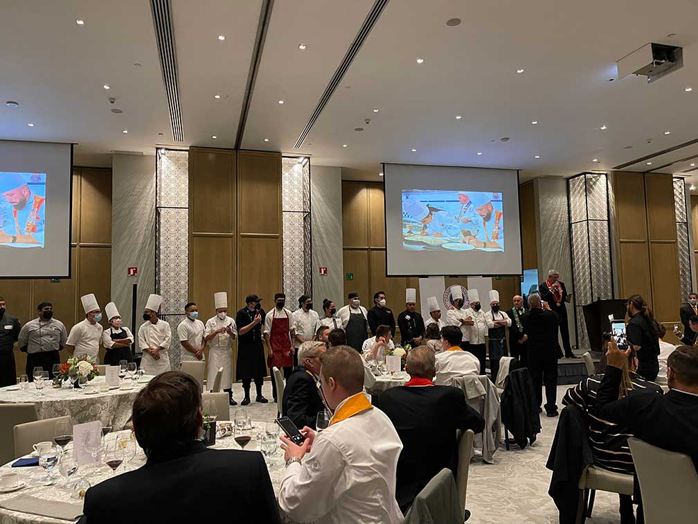 Jóvenes chefs son reconocidos por La Chaîne des Rôtisseurs de París 0