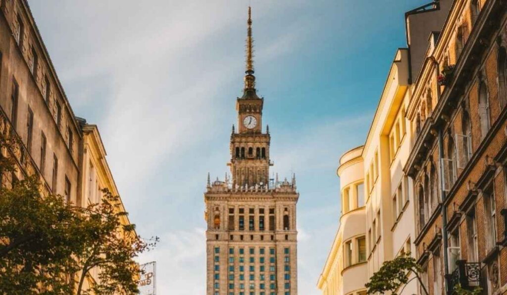 Varsovia, una ciudad entre lo antiguo y lo moderno 0
