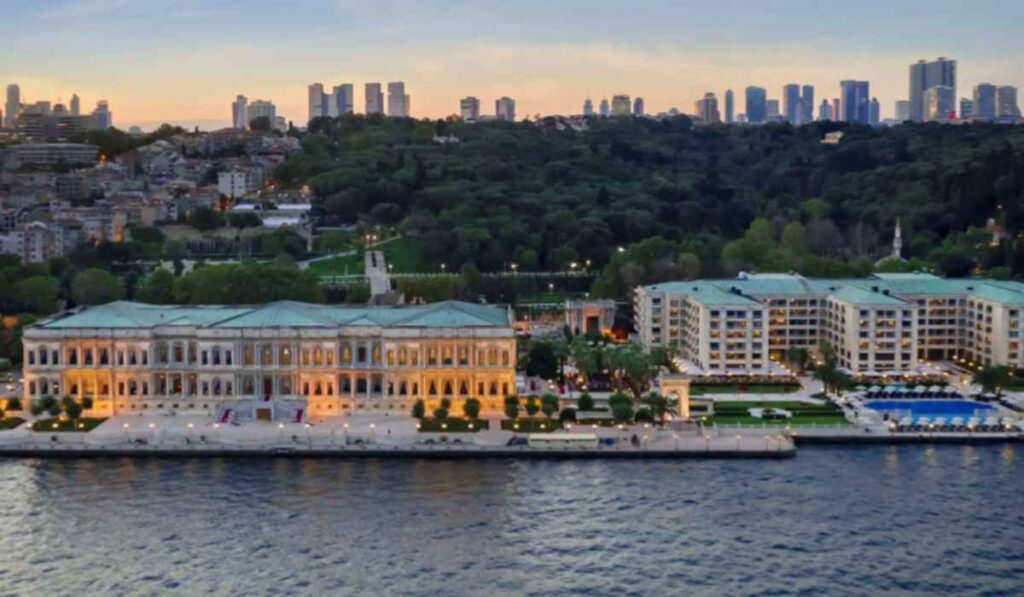 El hotel de Estambul que es un castillo del imperio otomano 0