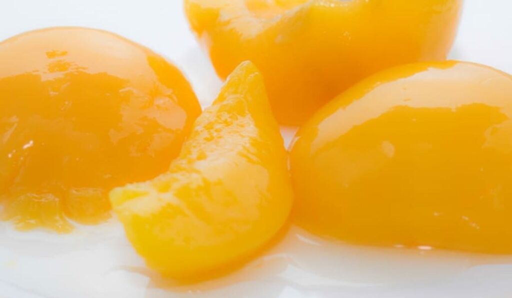 7 frutas en almíbar que puedes preparar fácilmente en casa