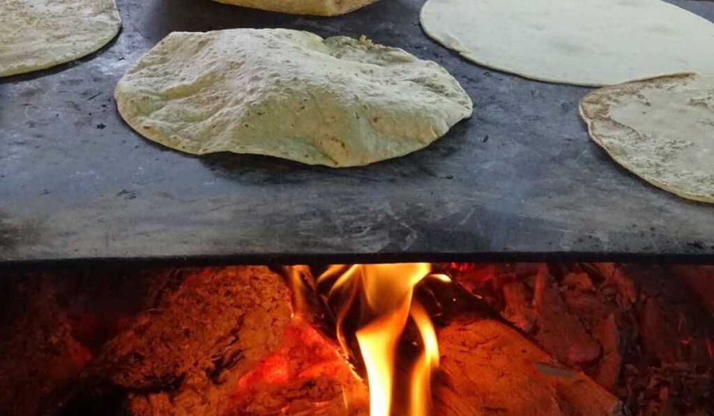 Las tortillas hechas a mano son parte  de la cultura mexicana.