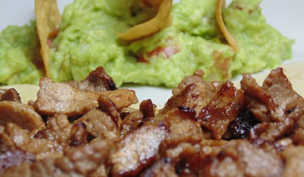Carne asada, platillo dentro de los restaurantes mexicanos.