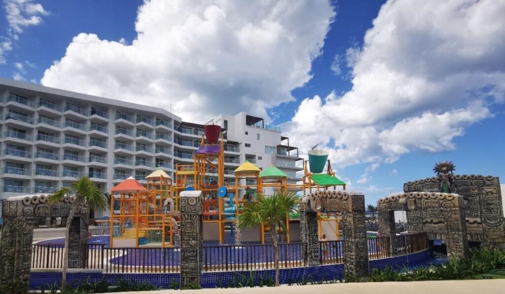 Conoce el hotel con el “kids club” más grande de la Riviera Maya