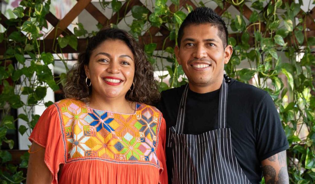 Foto de los dos chefs anfitriones del PAL SUR weekend brunch
