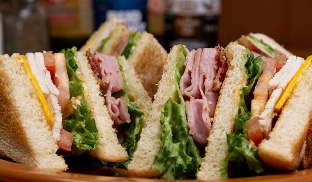 Club sándwich, opción para picnic de verano.