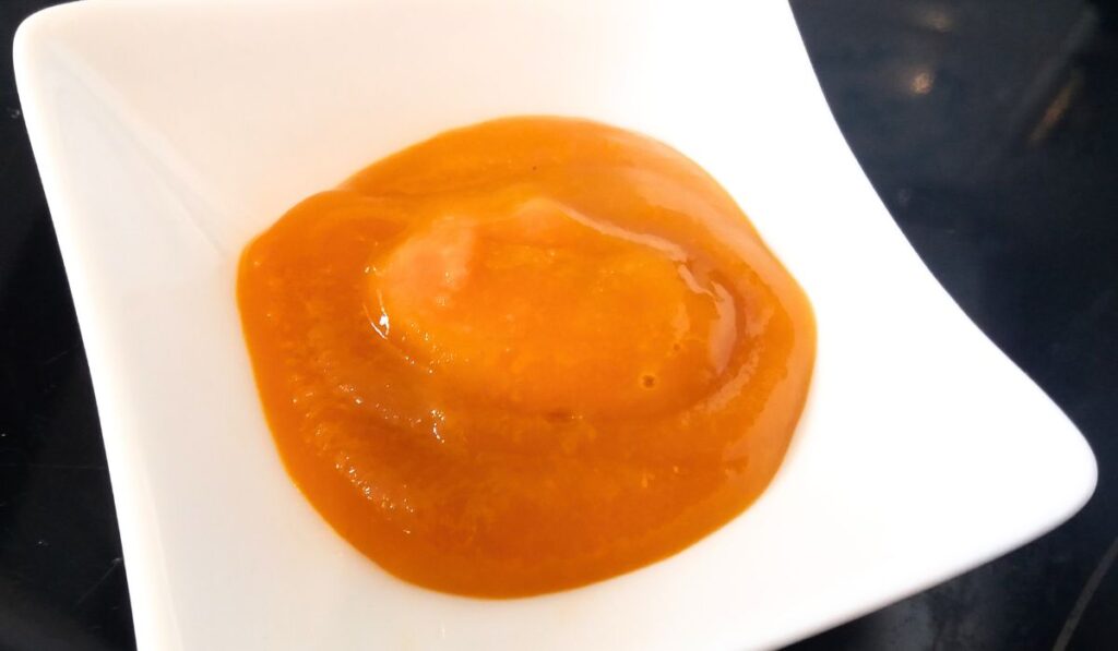 Ejemplo de salsas de chile habanero con mango.