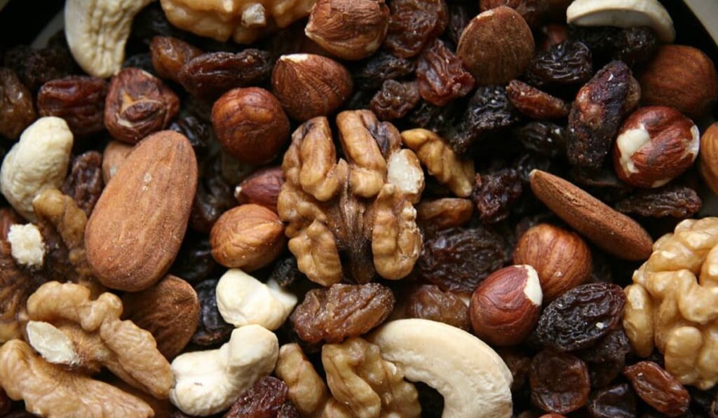 Nueces y frutos secos para el manchamanteles.