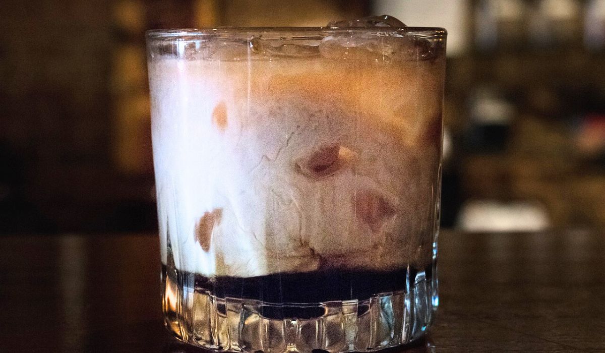 White Russian, un cóctel suave y cremoso para acompañar las charlas￼