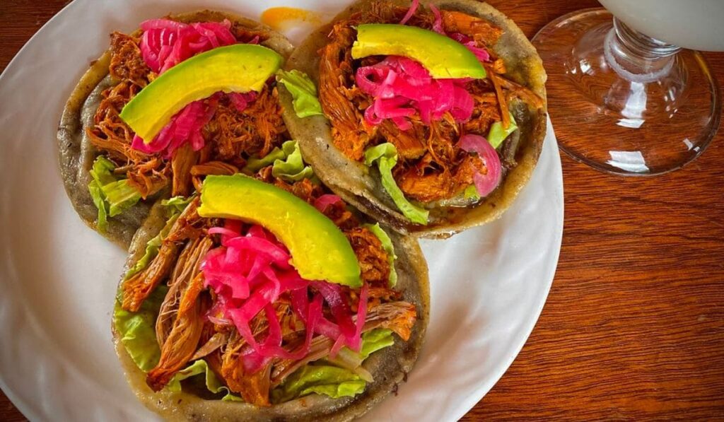 Panuchos, el antojito frito que conforma la gastronomía yucateca