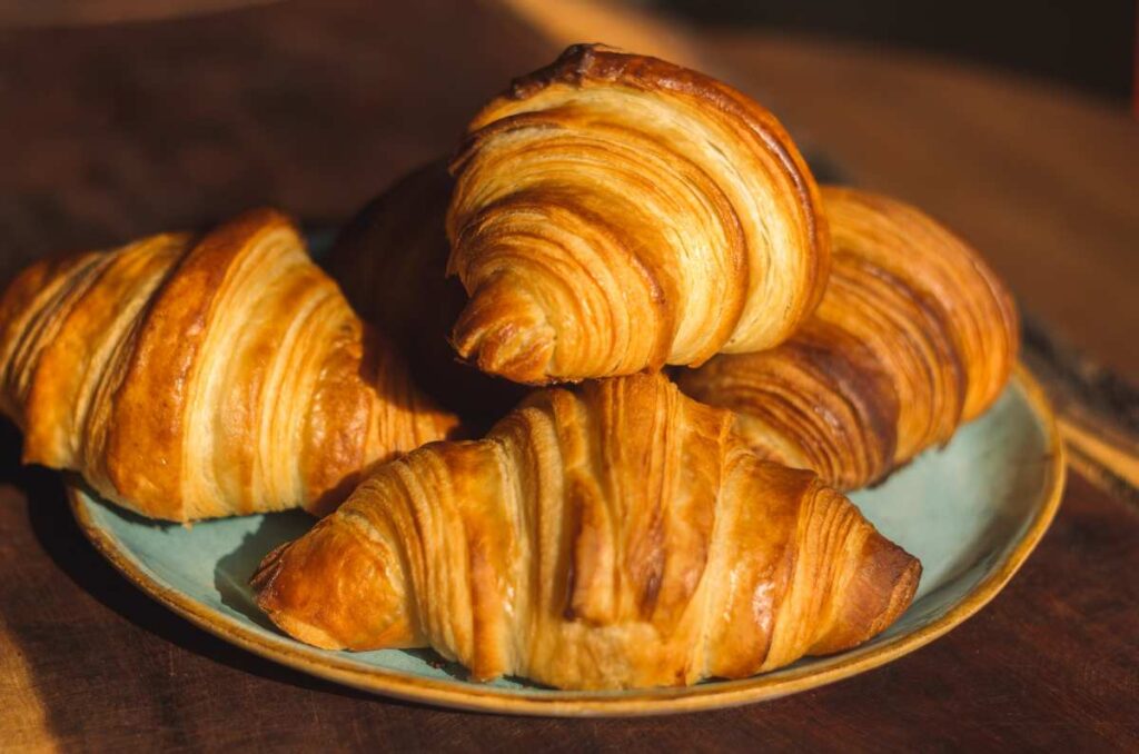 La versión hojaldrada del croissant se desarrolló en Francia.