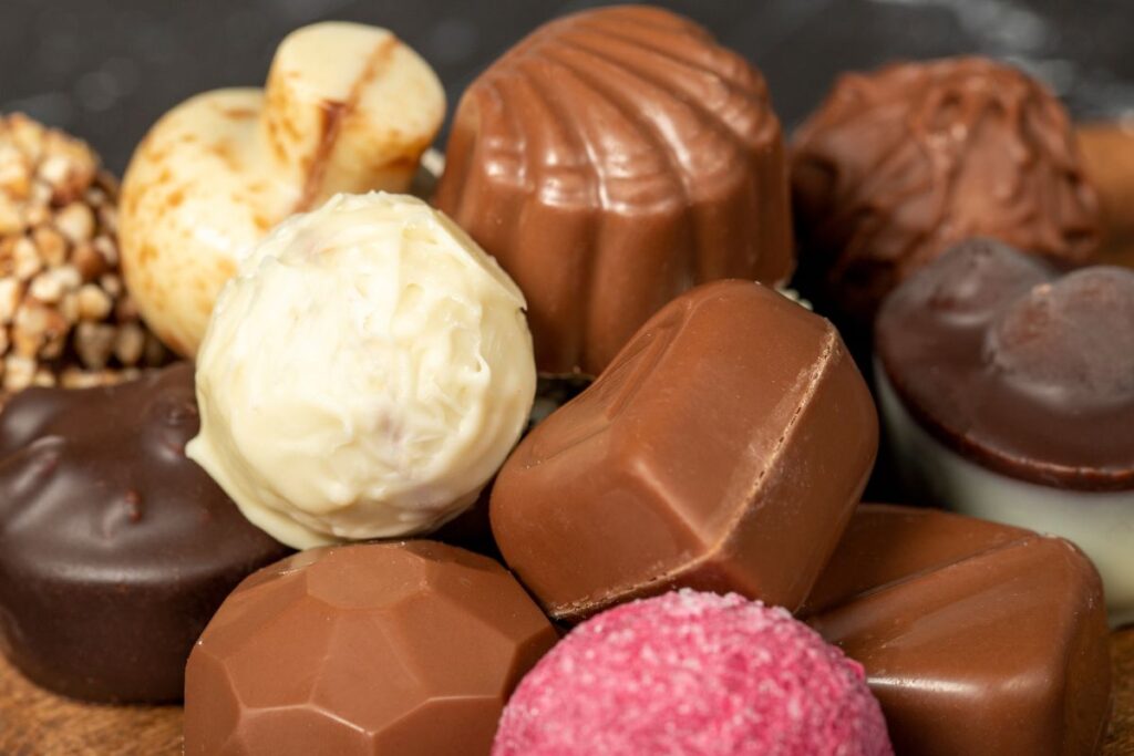 Bombones de chocolate requieren de un templado de chocolate correcto.