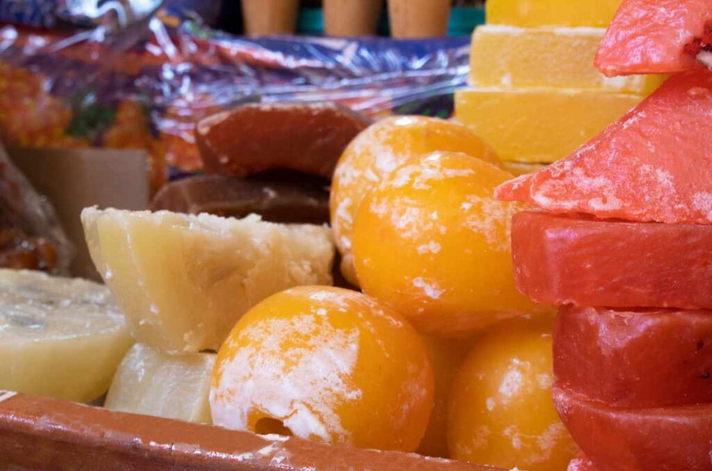 La fruta cristalizada es un dulce típico mexicano que debes probar