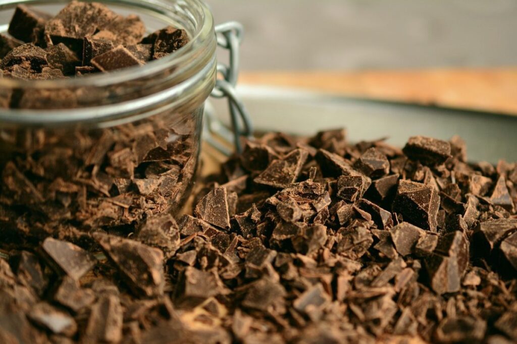 Chocolate para derretir, opción para preparar lenguas de gato de chocolate.