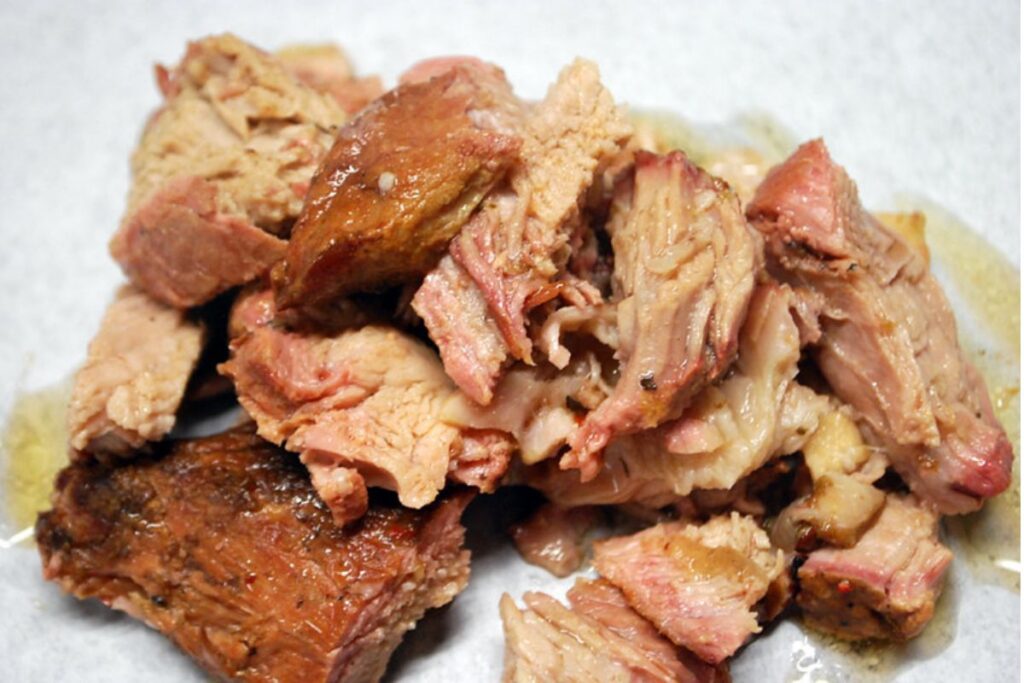 El pib es un método de cocción al vapor que funciona para mantener carnes jugosas.
