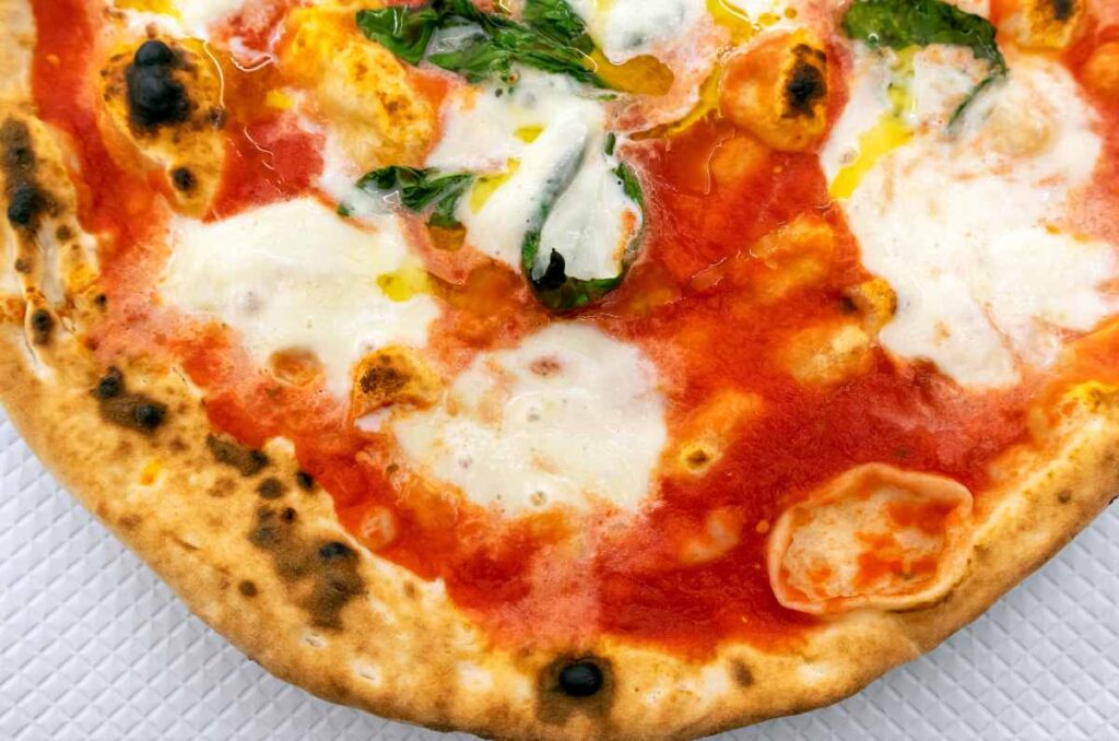 Historia y origen de la pizza Margarita, una de las más famosas de Italia